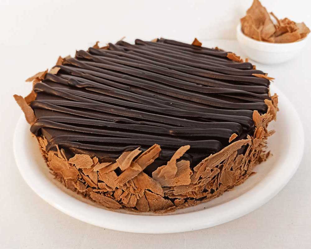 Shop for Fresh Chocolate Flakes Birthday Cake online - Bodh Gaya