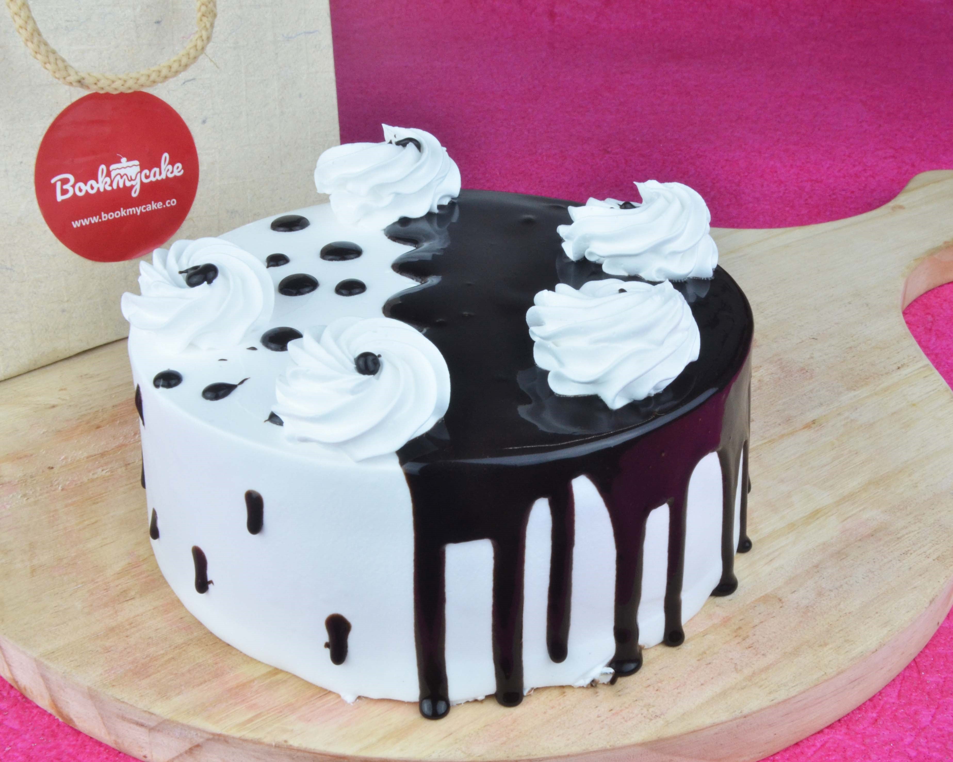 Buy/Send Dreamy Choco Vanilla Cake | Online Cake Delivery | Cakiyo