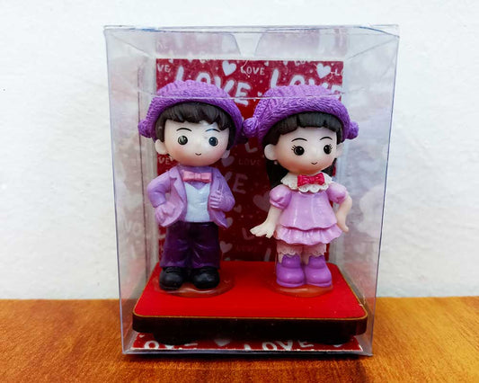 Cute Couple Figurine D7