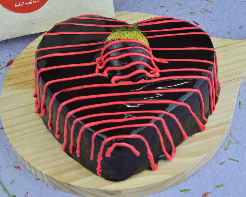 Choco Strawberry Heart Cake